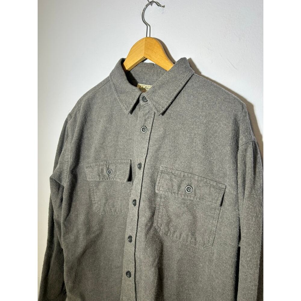 Gray L.L.Bean Long-Sleeve Button-Down Heavy Flannel Chamois‎ Shirt - (Men's XL) - Picture 3 of 10